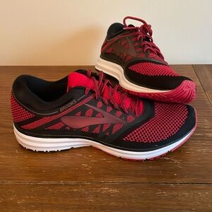 Red/black brooks size 13